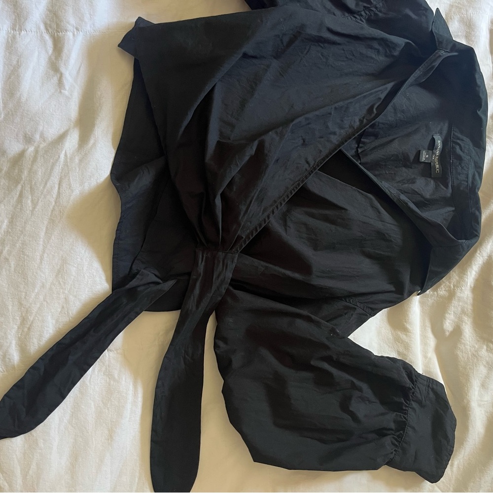 Banana Republic black wrap crop top with collar - Picture 5 of 9